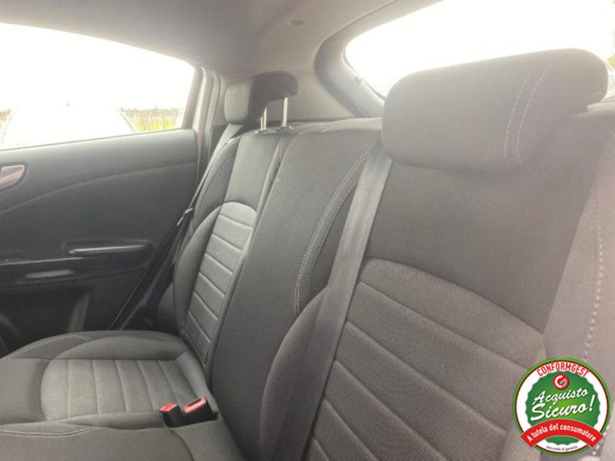 Alfa Romeo Giulietta 1.6 JTDm Super 120cv (4)