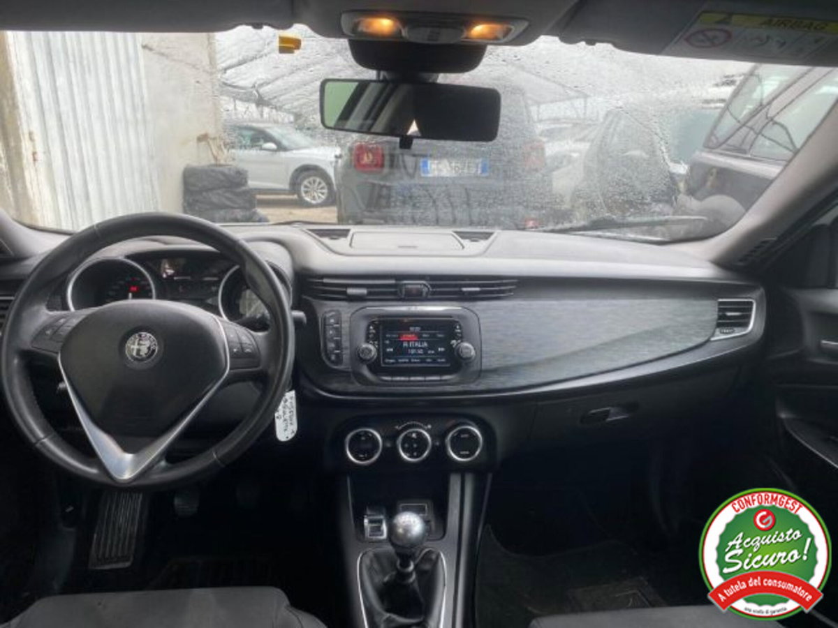 Alfa Romeo Giulietta 1.6 JTDm Super 120cv (8)