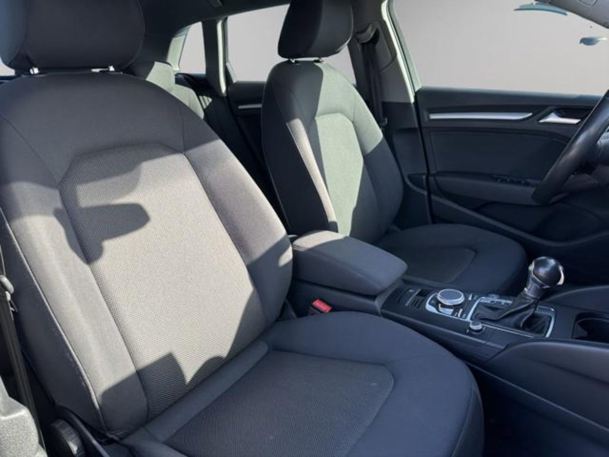 Audi A3 Sportback 40 e-tron S tronic Admired (15)