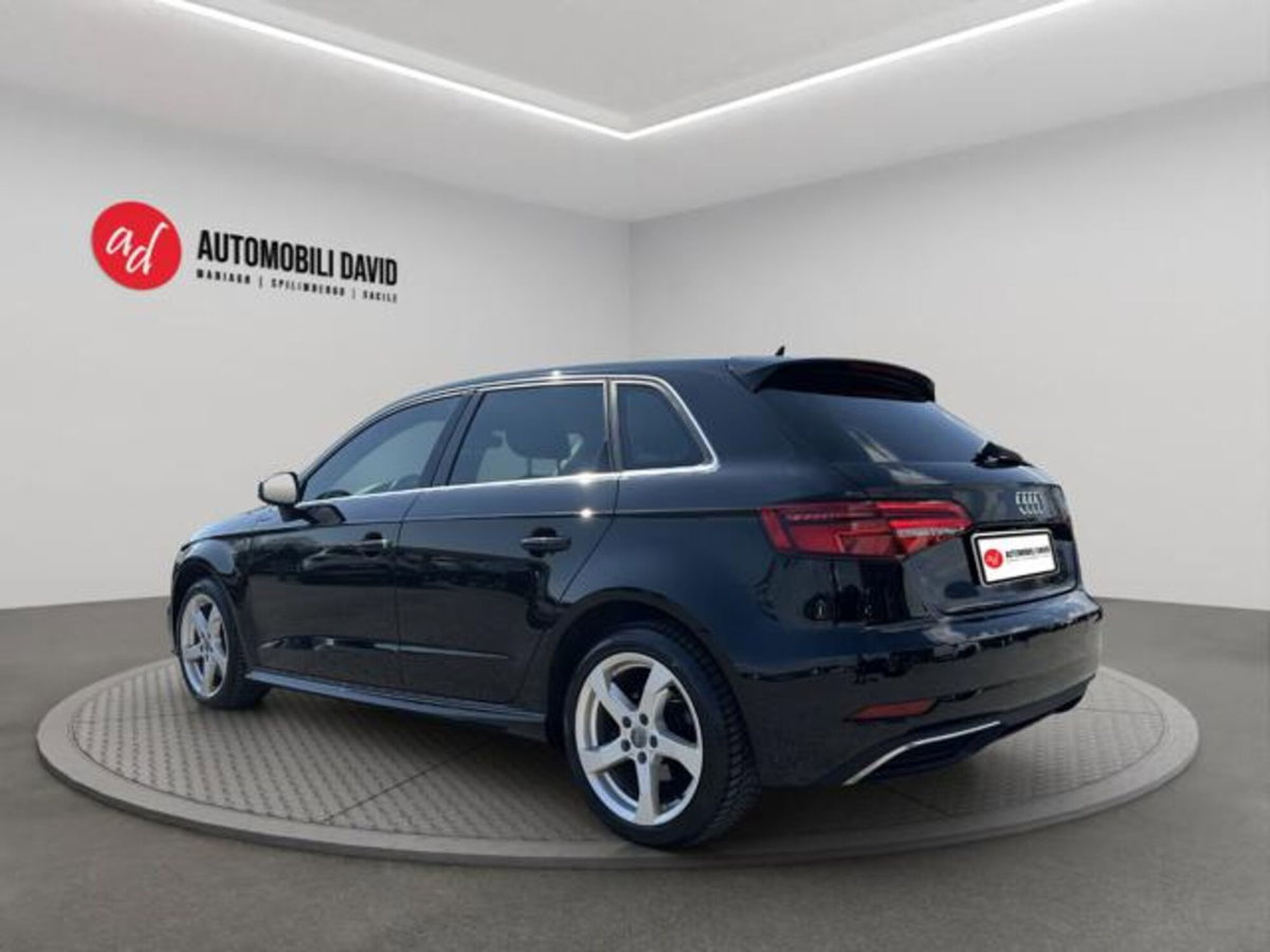 Audi A3 Sportback 40 e-tron S tronic Admired (3)