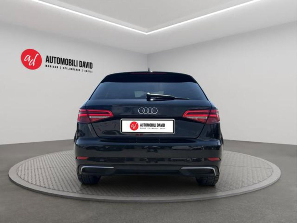 Audi A3 Sportback 40 e-tron S tronic Admired (6)