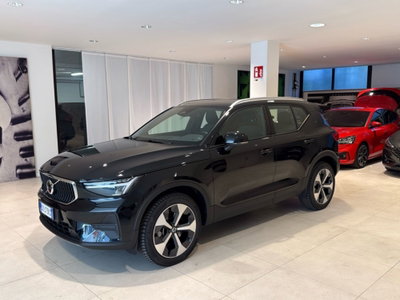 Volvo XC40 2.0 b4 Core auto usata