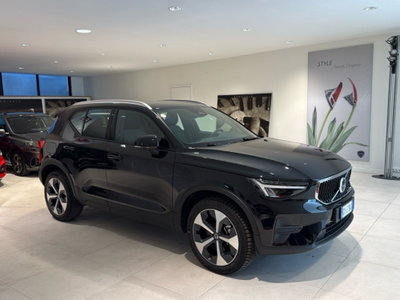 Volvo XC40 2.0 b4 Core auto (2)