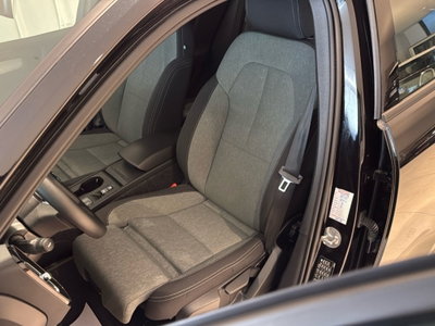 Volvo XC40 2.0 b4 Core auto (3)