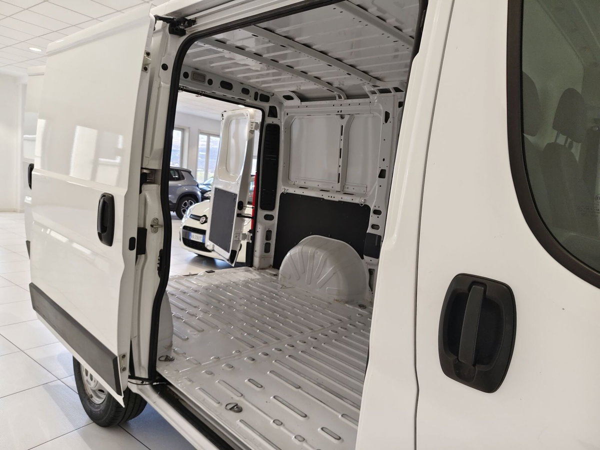 Peugeot Boxer Furgone 330 2.2 BlueHDi 140 S&S PC-TN Furgone Premium (4)