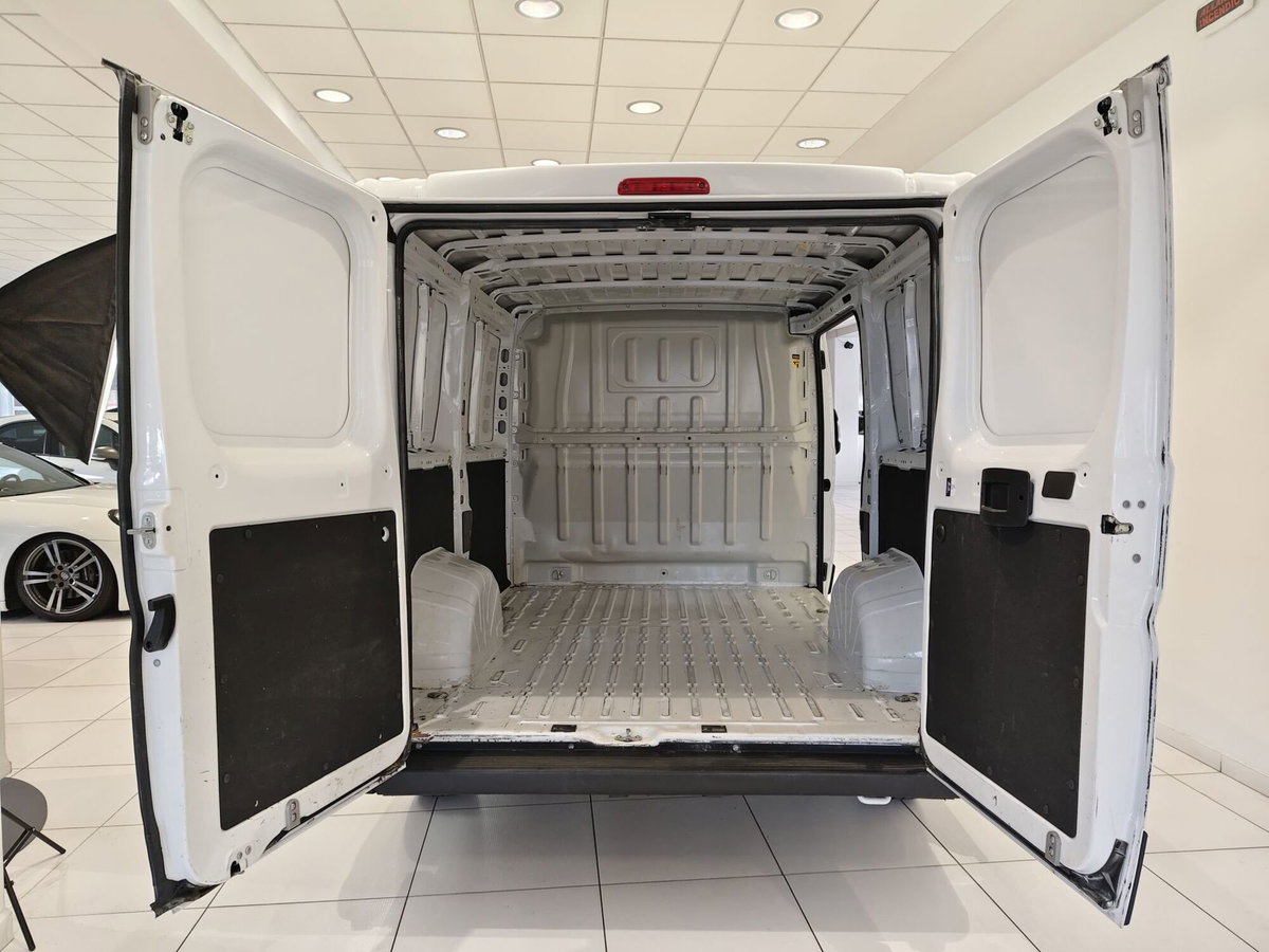 Peugeot Boxer Furgone 330 2.2 BlueHDi 140 S&S PC-TN Furgone Premium (9)