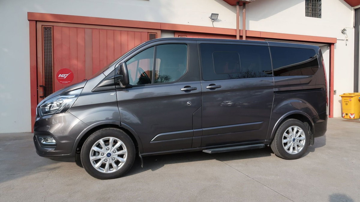 Ford Tourneo Custom 320 2.0 TDCi 130CV MHEV PC Titanium (11)