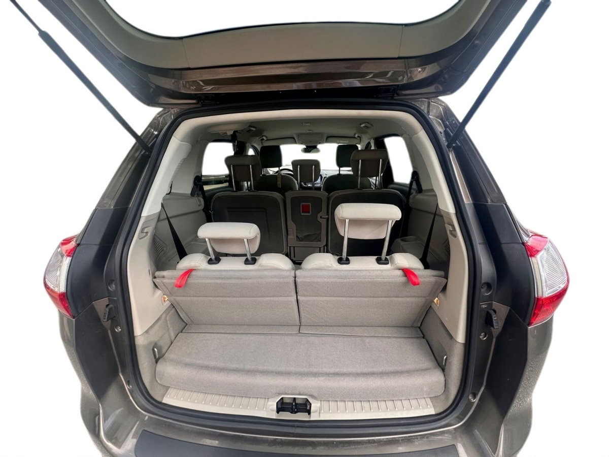 Ford Tourneo Connect 7 1.5 TDCi 120 CV Powershift Titanium (8)