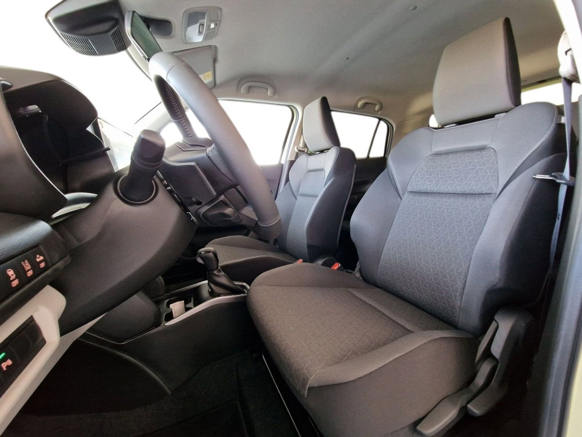 Suzuki Swift 1.2h Waku 2wd (8)