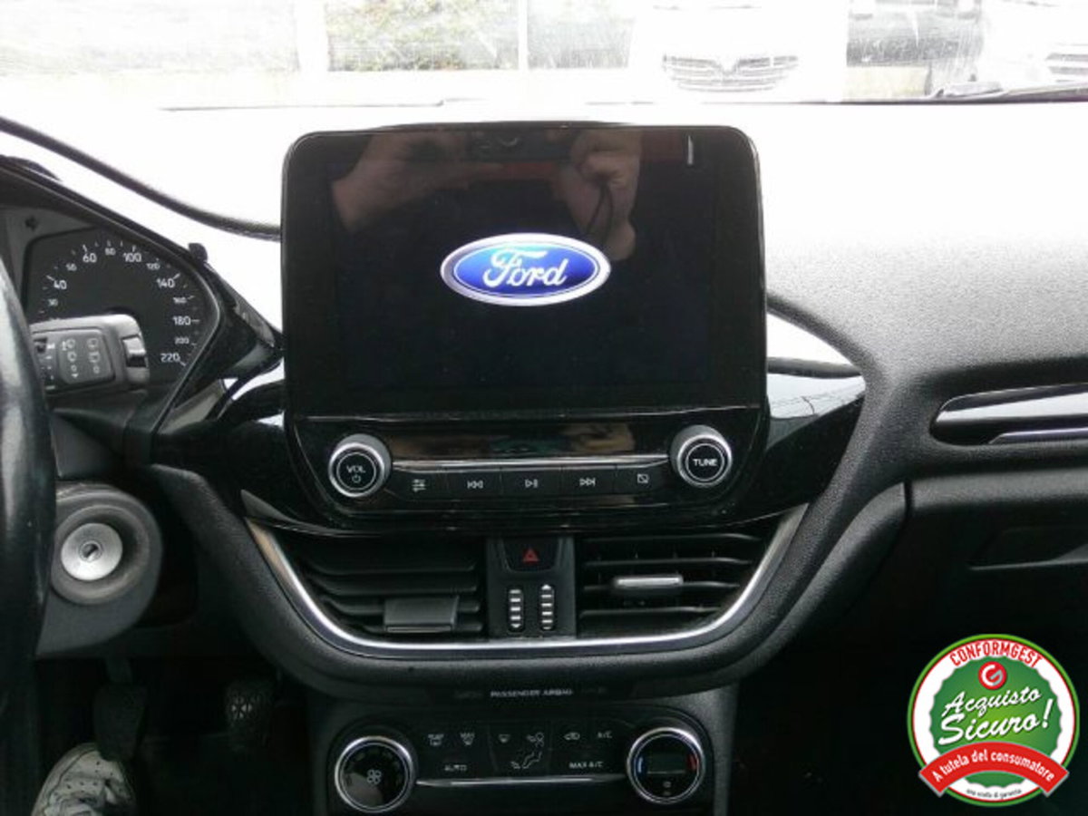 Ford Fiesta 1.1 85 CV 5 porte Titanium (17)