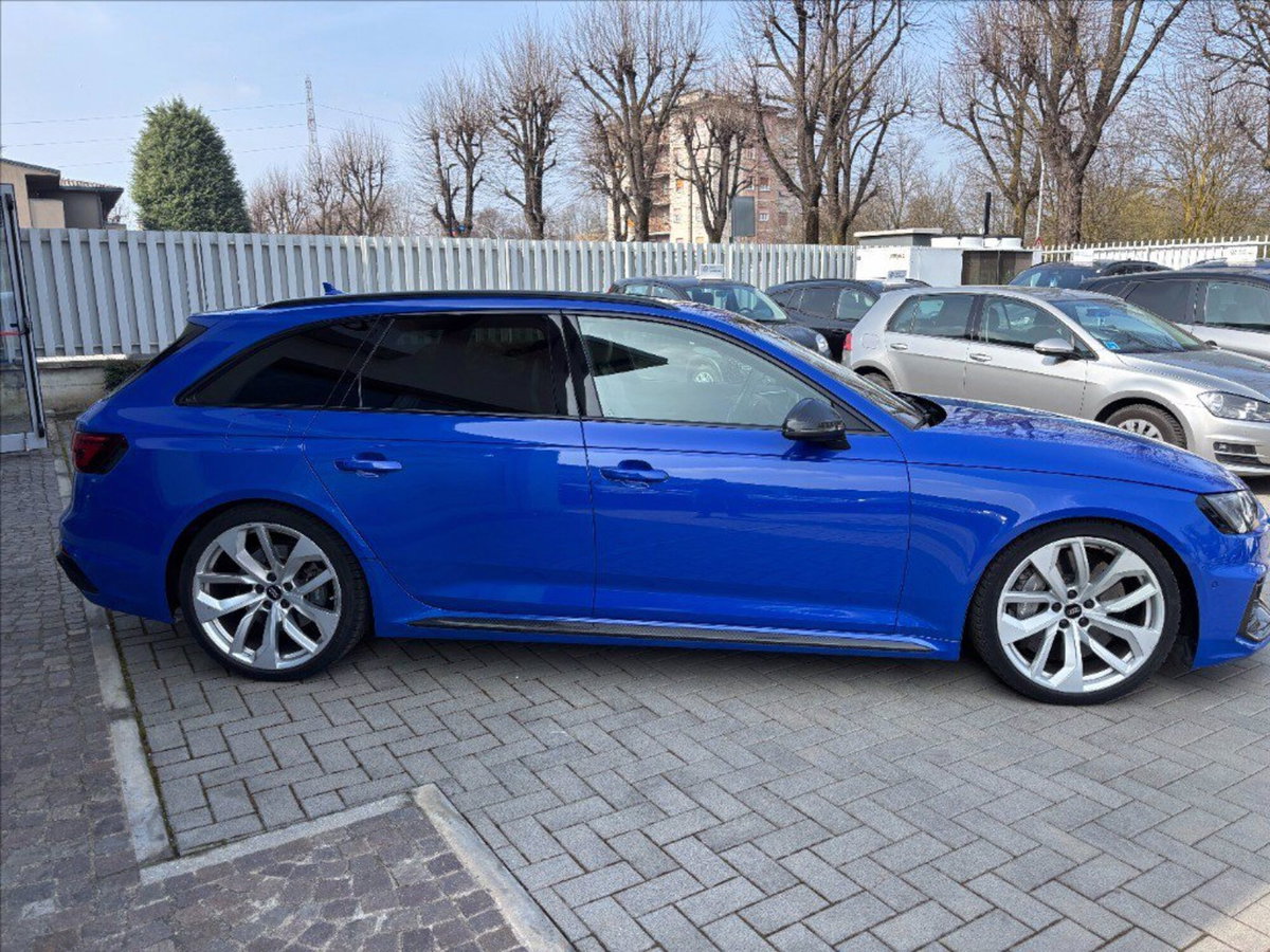 Audi RS 4 Avant 4 2.9 TFSI quattro tiptronic (5)