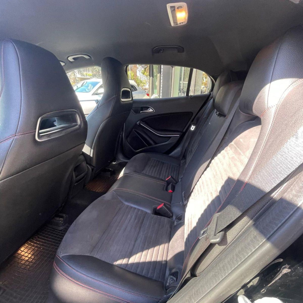 Mercedes-Benz GLA SUV 200 d Automatic Premium (3)