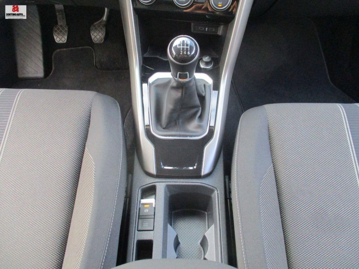 Volkswagen T-Roc 1.0 TSI R-Line (12)