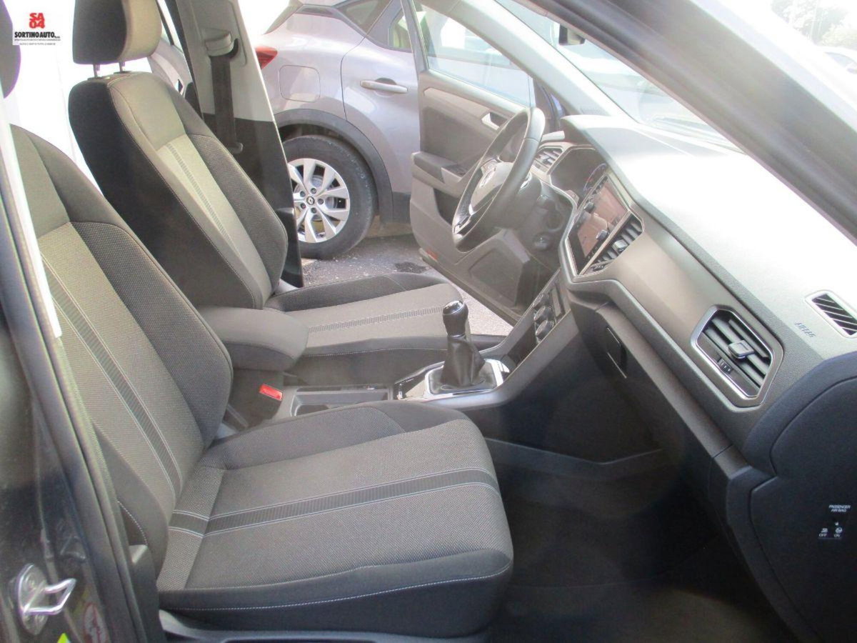 Volkswagen T-Roc 1.0 TSI R-Line (18)
