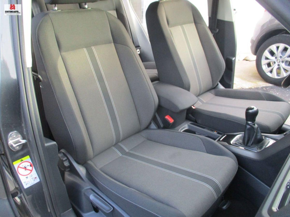 Volkswagen T-Roc 1.0 TSI R-Line (19)