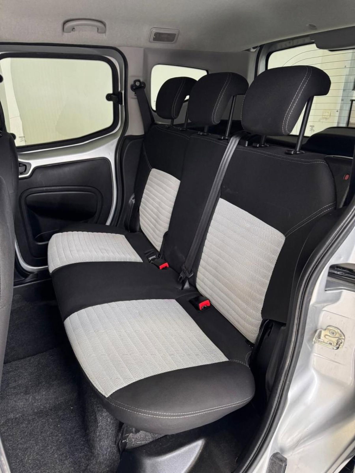 Fiat Qubo 1.3 MJT 95 CV Trekking (16)