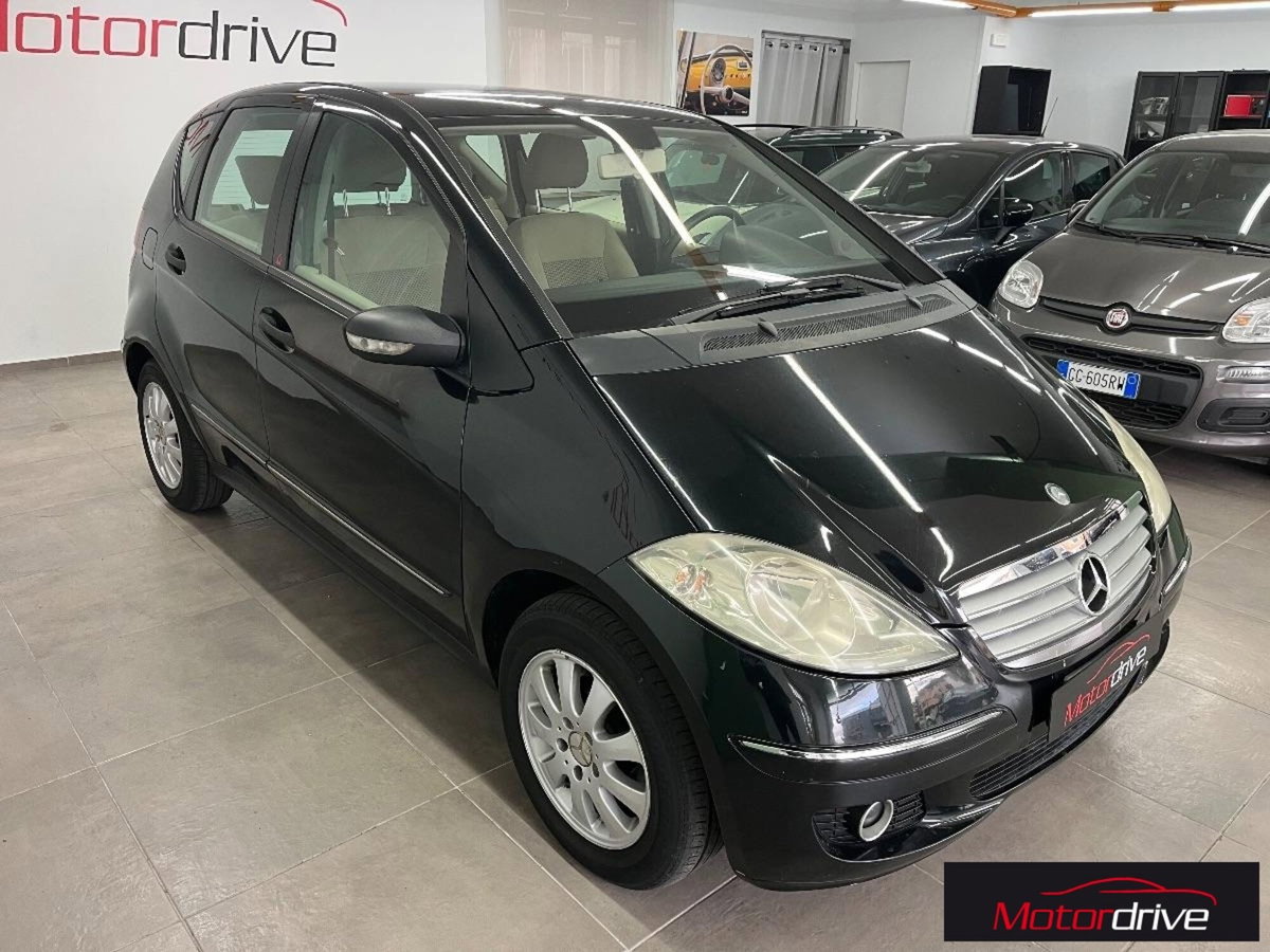 Mercedes-Benz Classe A 150 Classic (3)