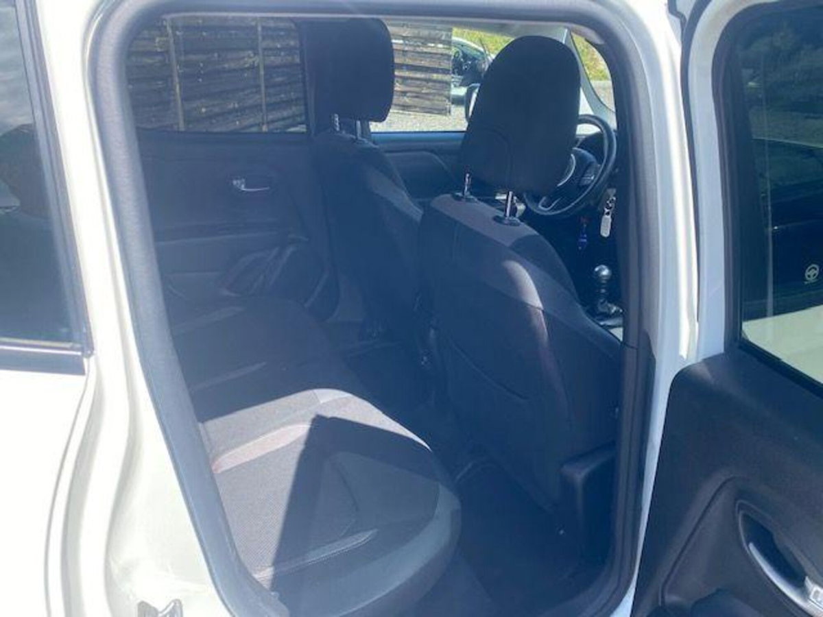 Jeep Renegade 1.6 Mjt 130 CV S (11)