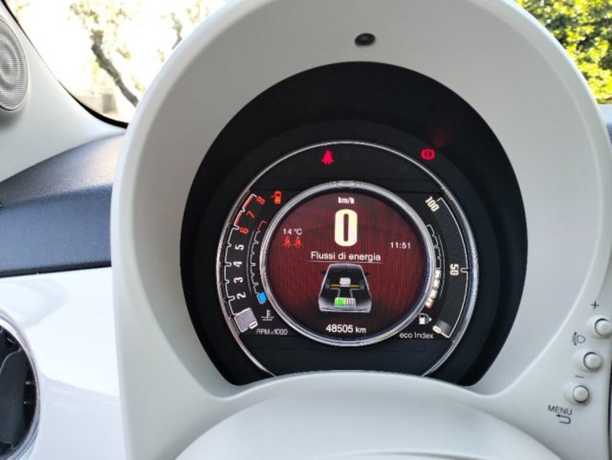 Fiat 500 1.0 Hybrid Red (8)