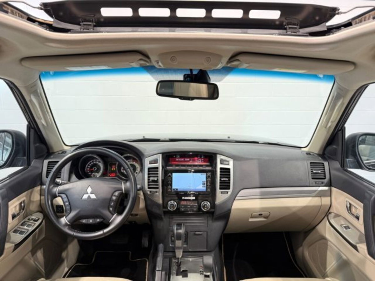 Mitsubishi Pajero 3.2 DI-D 16V aut. 5p. Instyle DPF (11)