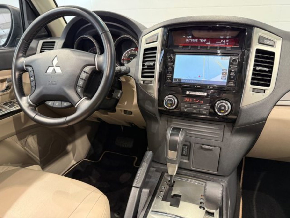 Mitsubishi Pajero 3.2 DI-D 16V aut. 5p. Instyle DPF (12)
