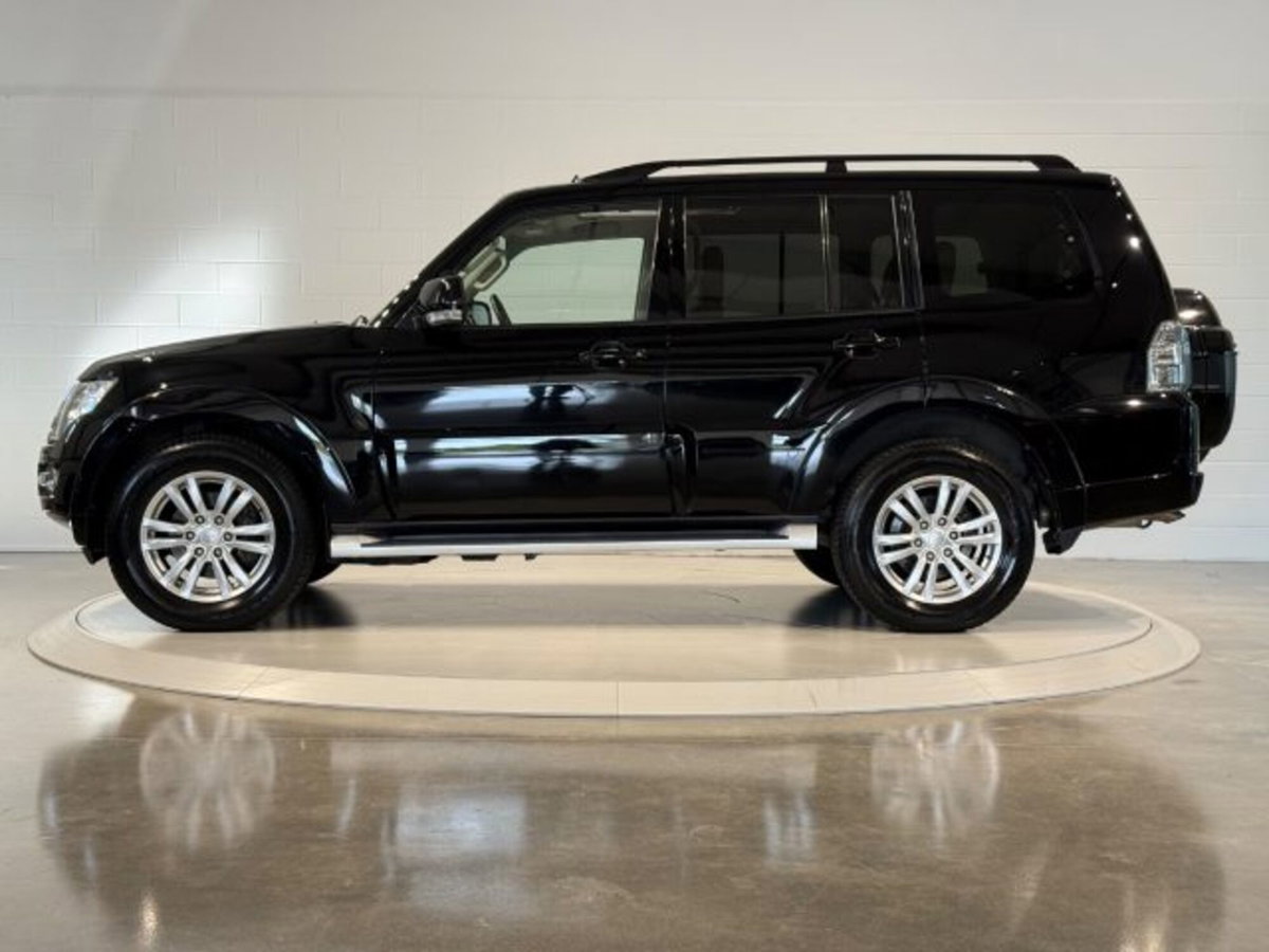 Mitsubishi Pajero 3.2 DI-D 16V aut. 5p. Instyle DPF (2)