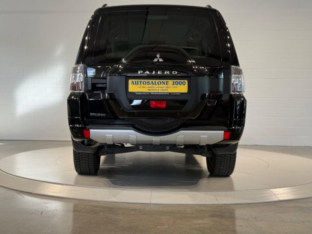 Mitsubishi Pajero 3.2 DI-D 16V aut. 5p. Instyle DPF (4)