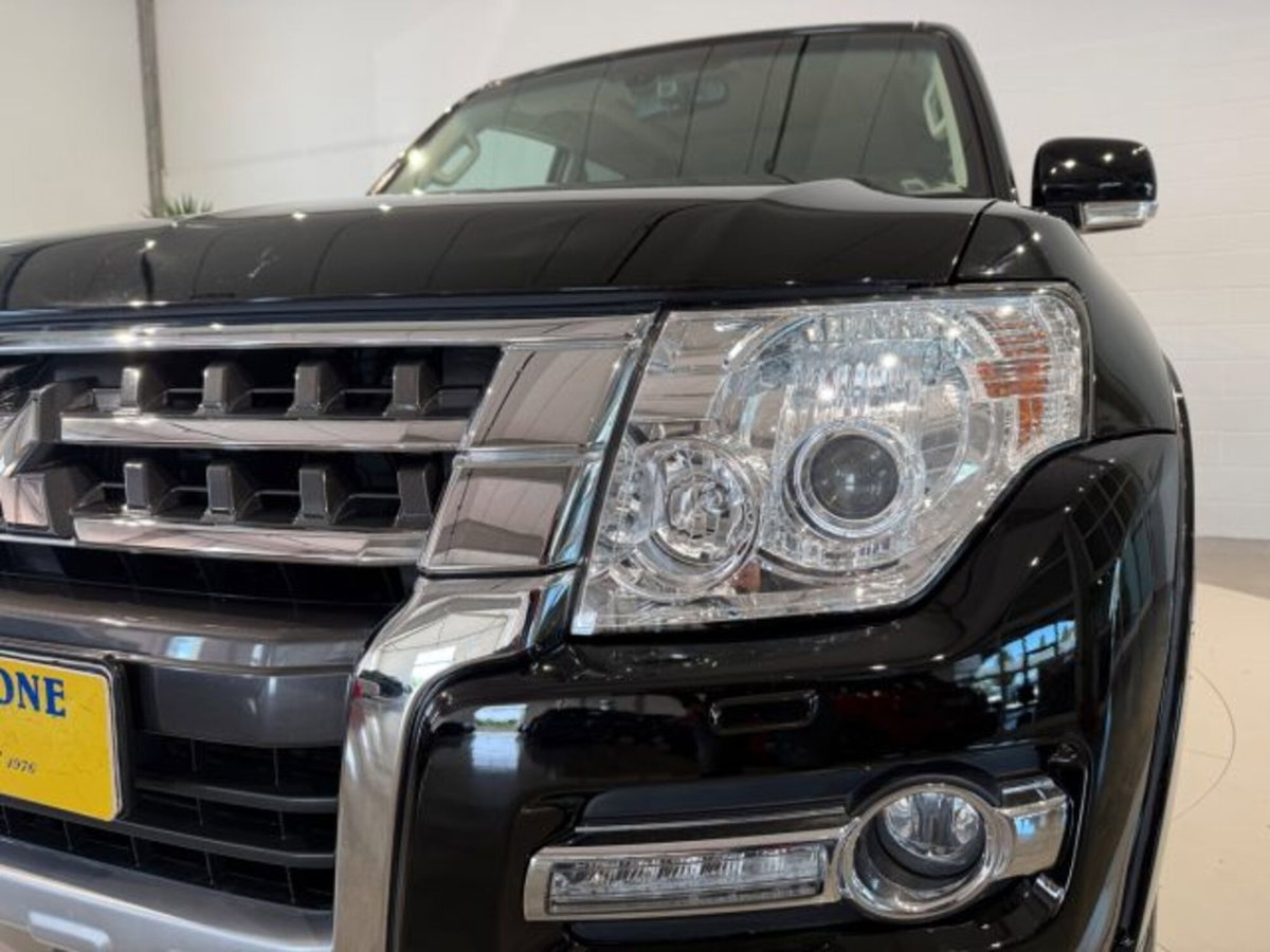 Mitsubishi Pajero 3.2 DI-D 16V aut. 5p. Instyle DPF (9)