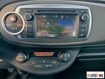 Toyota Yaris 1.D-4D 5 porte Lounge (11)