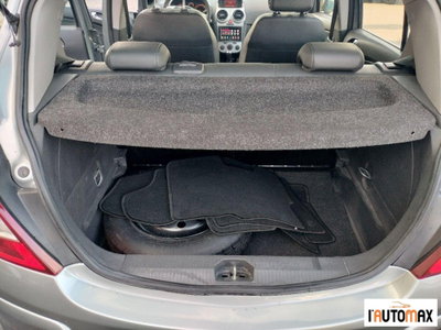 Opel Corsa 1.2 5 porte One (11)