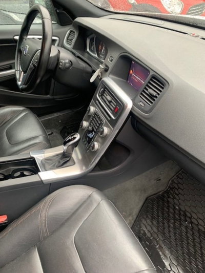 Volvo V60 Cross Country D4 AWD Geartronic Plus (16)