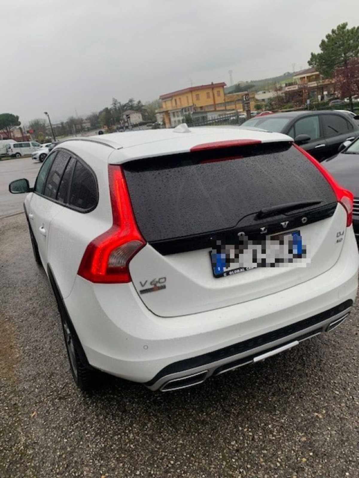 Volvo V60 Cross Country D4 AWD Geartronic Plus (4)
