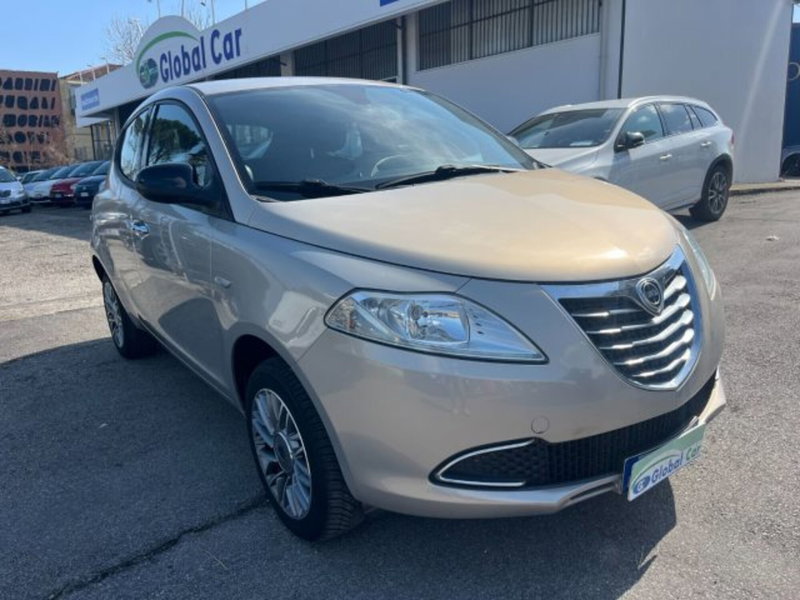 Lancia Ypsilon 0.9 TwinAir 85 CV 5 porte Metano Ecochic Gold