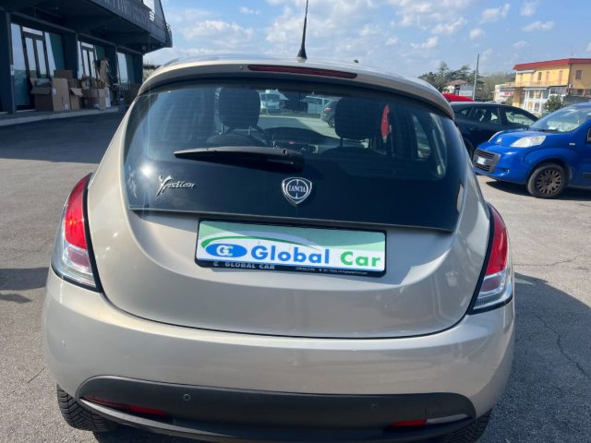 Lancia Ypsilon 0.9 TwinAir 85 CV 5 porte Metano Ecochic Gold (6)