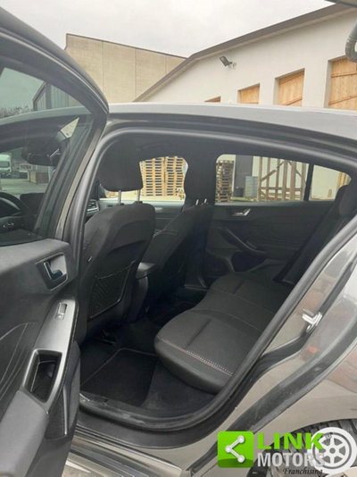 Ford Focus 1.0 EcoBoost Hybrid 125 CV Power. 5p. ST-Line Style (12)