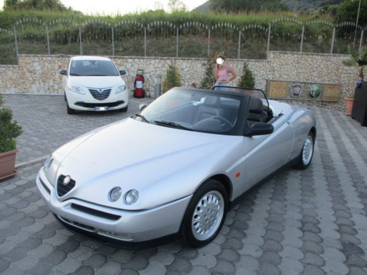 Alfa Romeo Spider 2.0 (2)