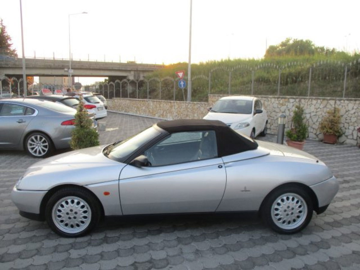 Alfa Romeo Spider 2.0 (3)