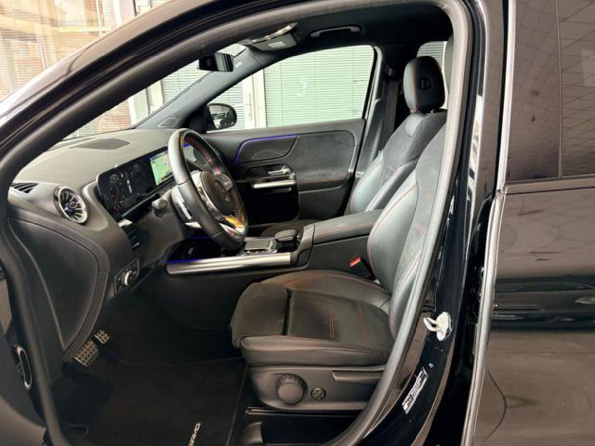 Mercedes-Benz GLA SUV 180 d AMG Line Premium Plus auto (14)