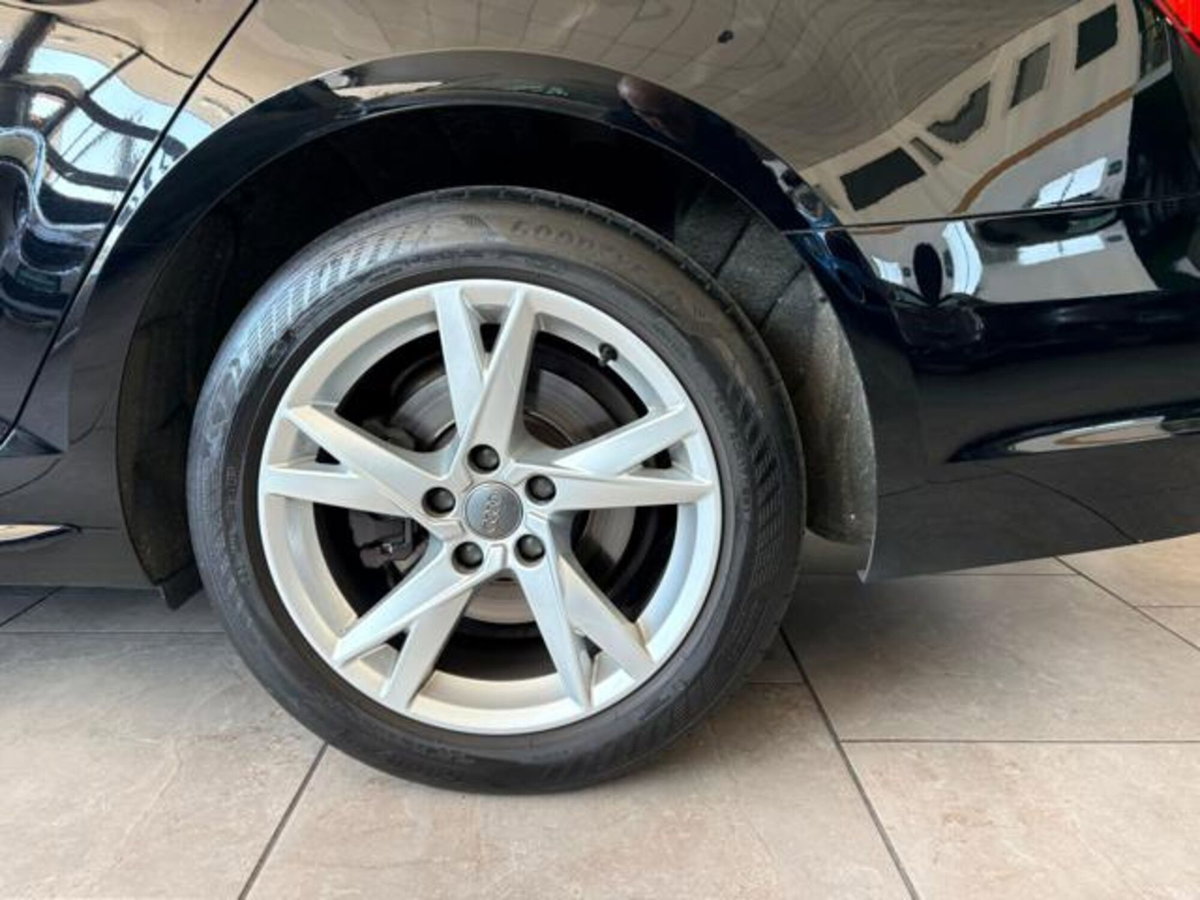Audi A4 Avant 2.0 TDI 150 CV S tronic S line edition (9)