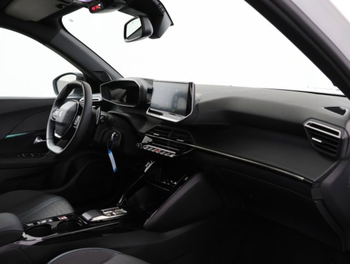 Peugeot 2008 PureTech 130 S&S EAT8 Allure Pack (12)