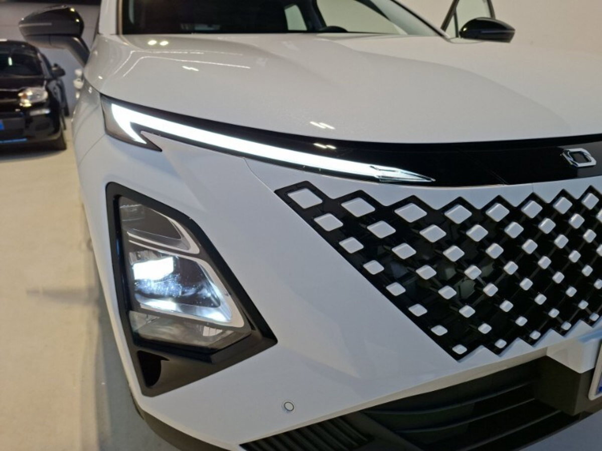Omoda Omoda 5 SHS-H 1.5 tgdi hev Pure auto (10)