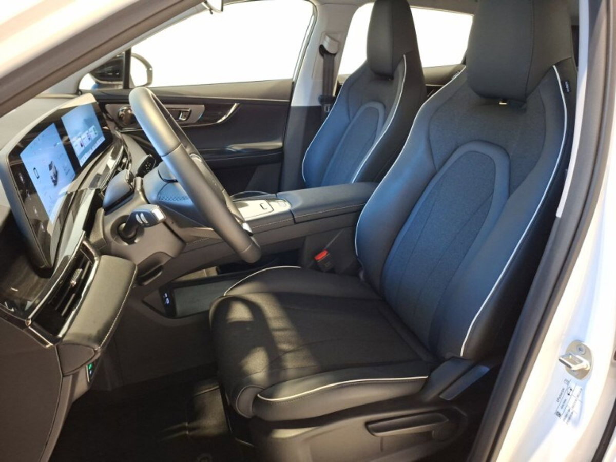 Omoda Omoda 5 SHS-H 1.5 tgdi hev Pure auto (20)