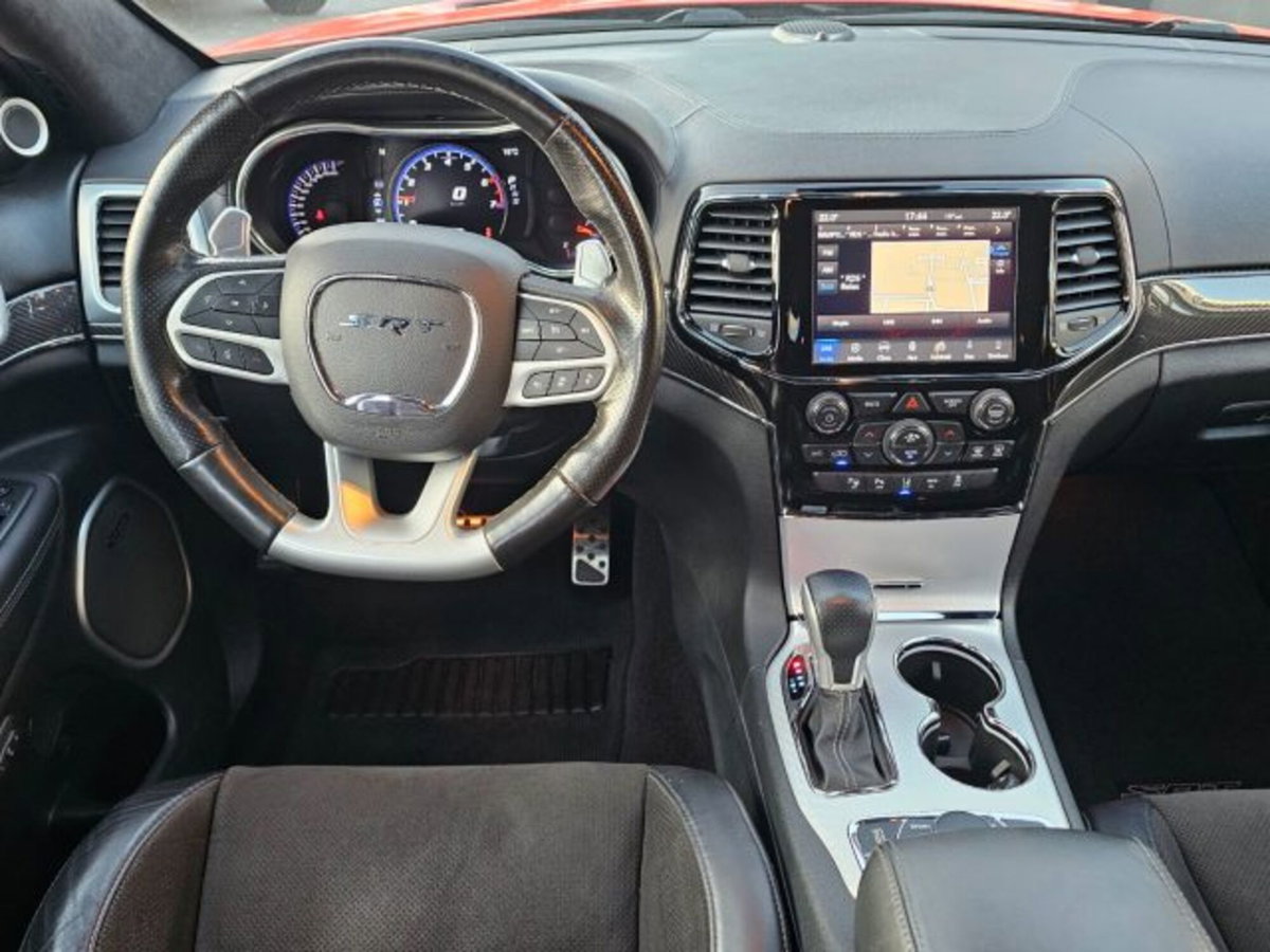 Jeep Grand Cherokee 6.4 V8 HEMI SRT (10)