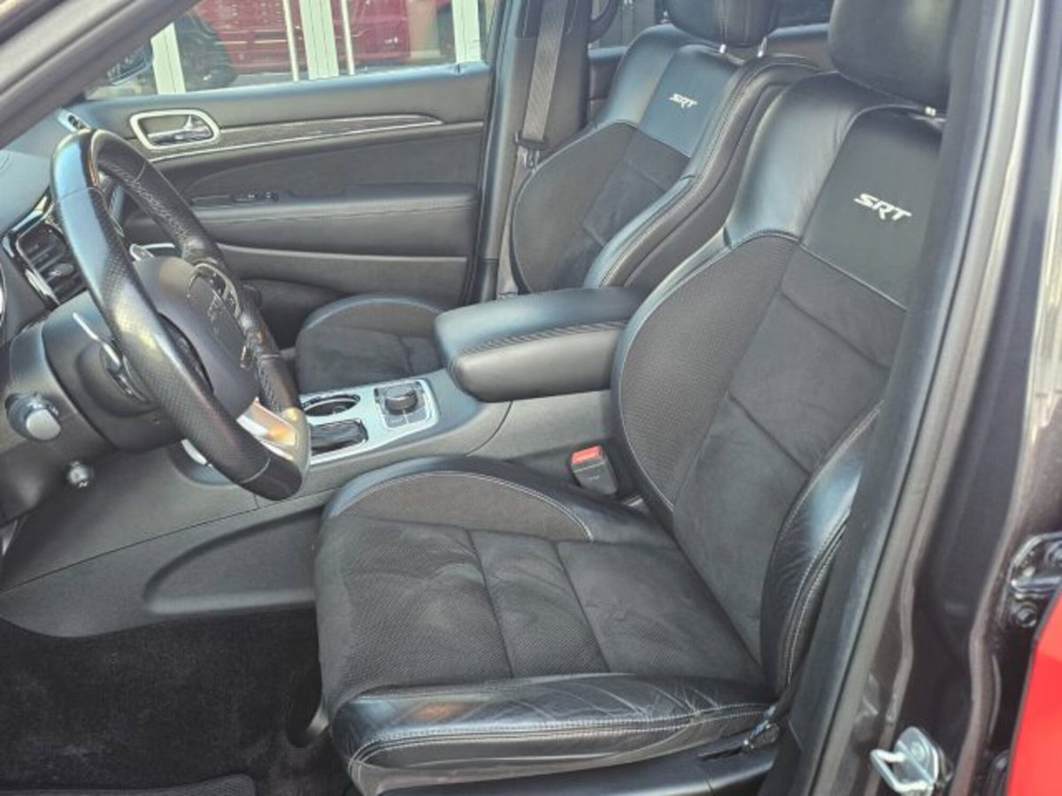 Jeep Grand Cherokee 6.4 V8 HEMI SRT (15)