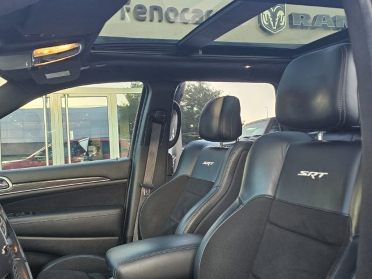 Jeep Grand Cherokee 6.4 V8 HEMI SRT (16)