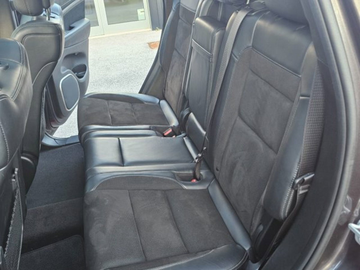 Jeep Grand Cherokee 6.4 V8 HEMI SRT (18)