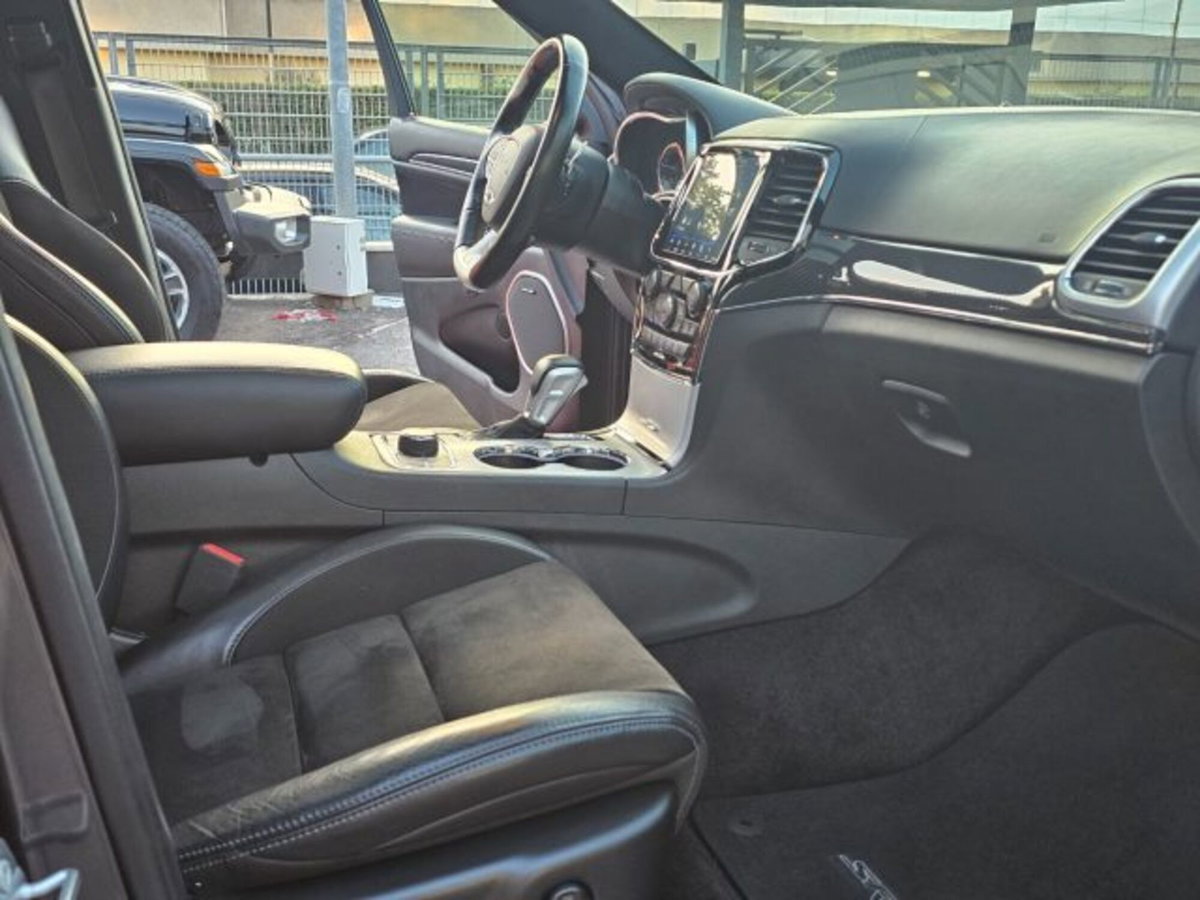 Jeep Grand Cherokee 6.4 V8 HEMI SRT (20)