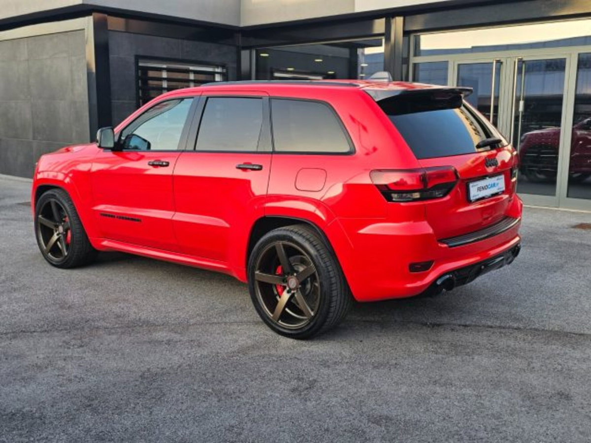 Jeep Grand Cherokee 6.4 V8 HEMI SRT (3)