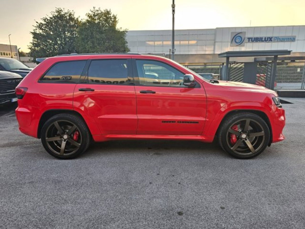 Jeep Grand Cherokee 6.4 V8 HEMI SRT (6)