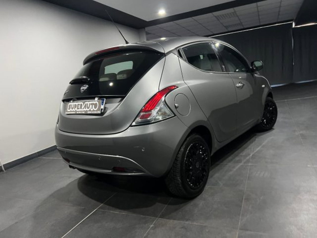 Lancia Ypsilon 1.3 MJT 16V 95 CV 5 porte S&S Gold (3)